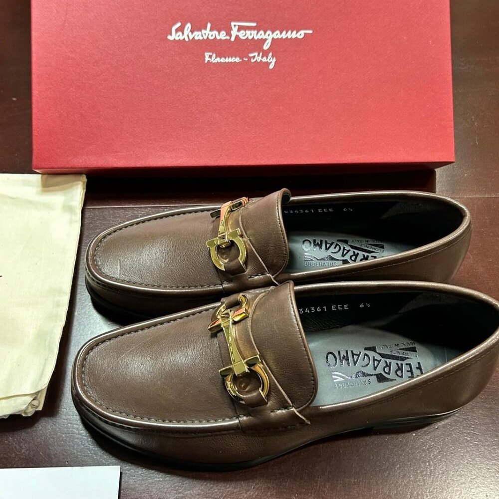 Ferragamo Gancini-Plaque Leather Loafers
